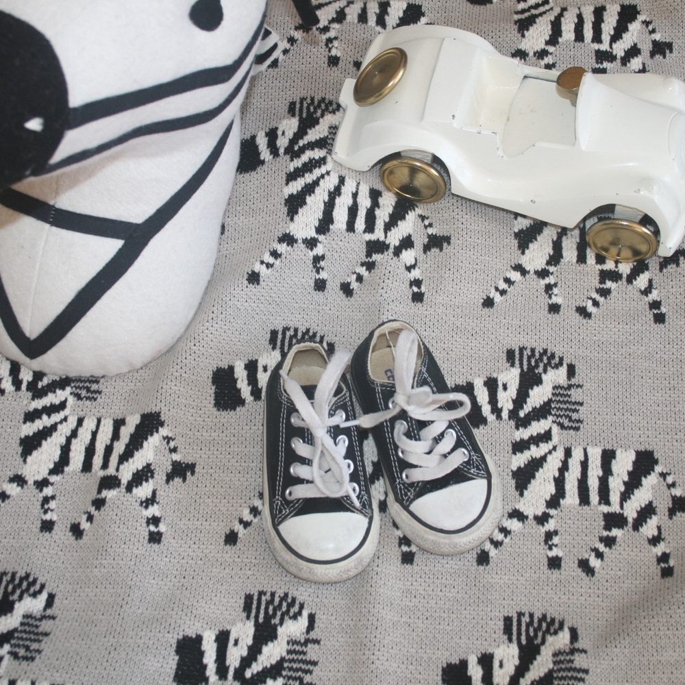 Black and White classic low top Converse All Star